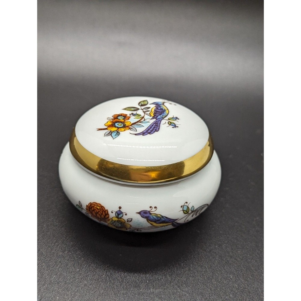 KPM Royal Porzellan Porcelain Bavaria Germany Bird Trinket Box Trimmed in Gold